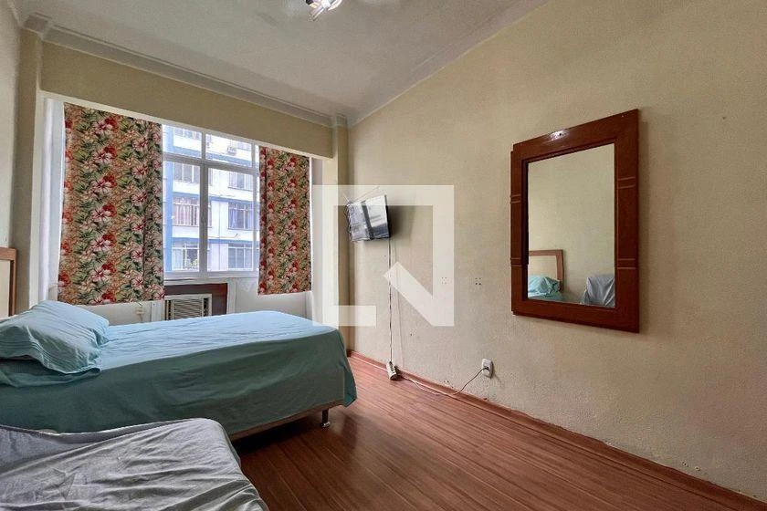 Furnished apartment, 31 m², with wood or laminate floors — photo 7