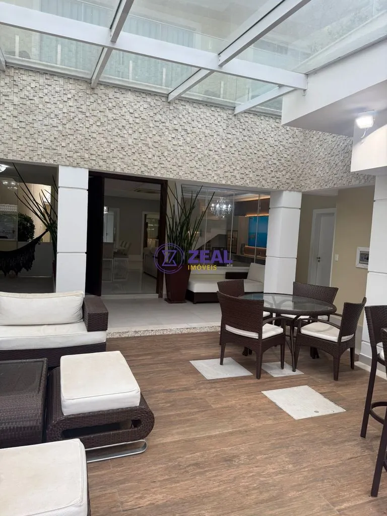 Furnished house with 4 suites and an integrated kitchen 380 m² — photo 18