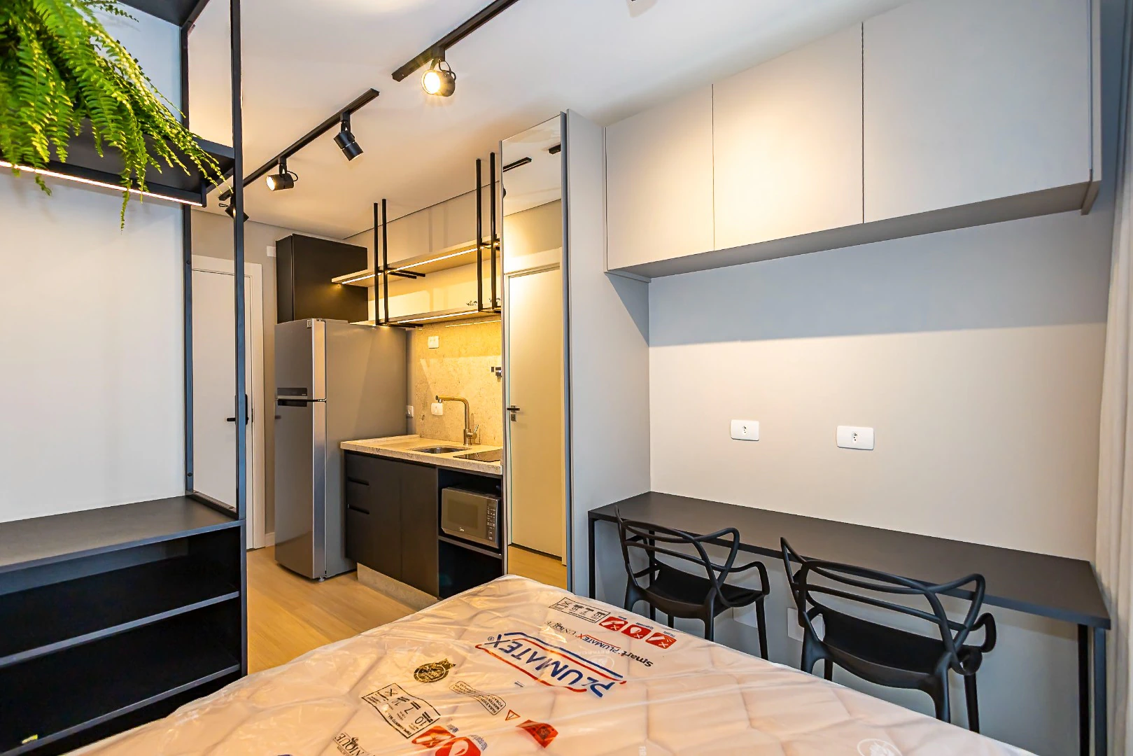 20 m² furnished studio with balcony