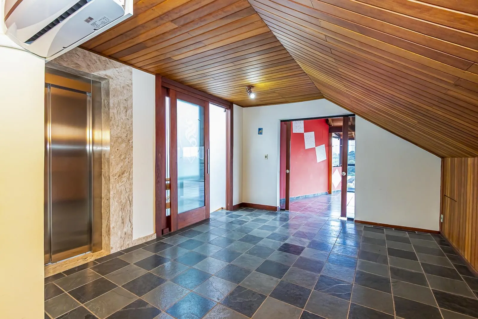 3-bedroom house with a separate kitchen and gas stove — photo 29