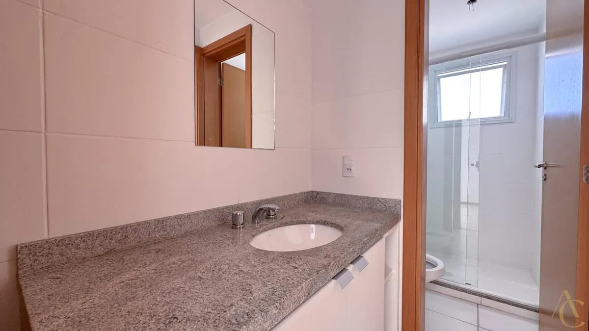 Unfurnished apartment with 3 bedrooms and balcony grill — photo 8