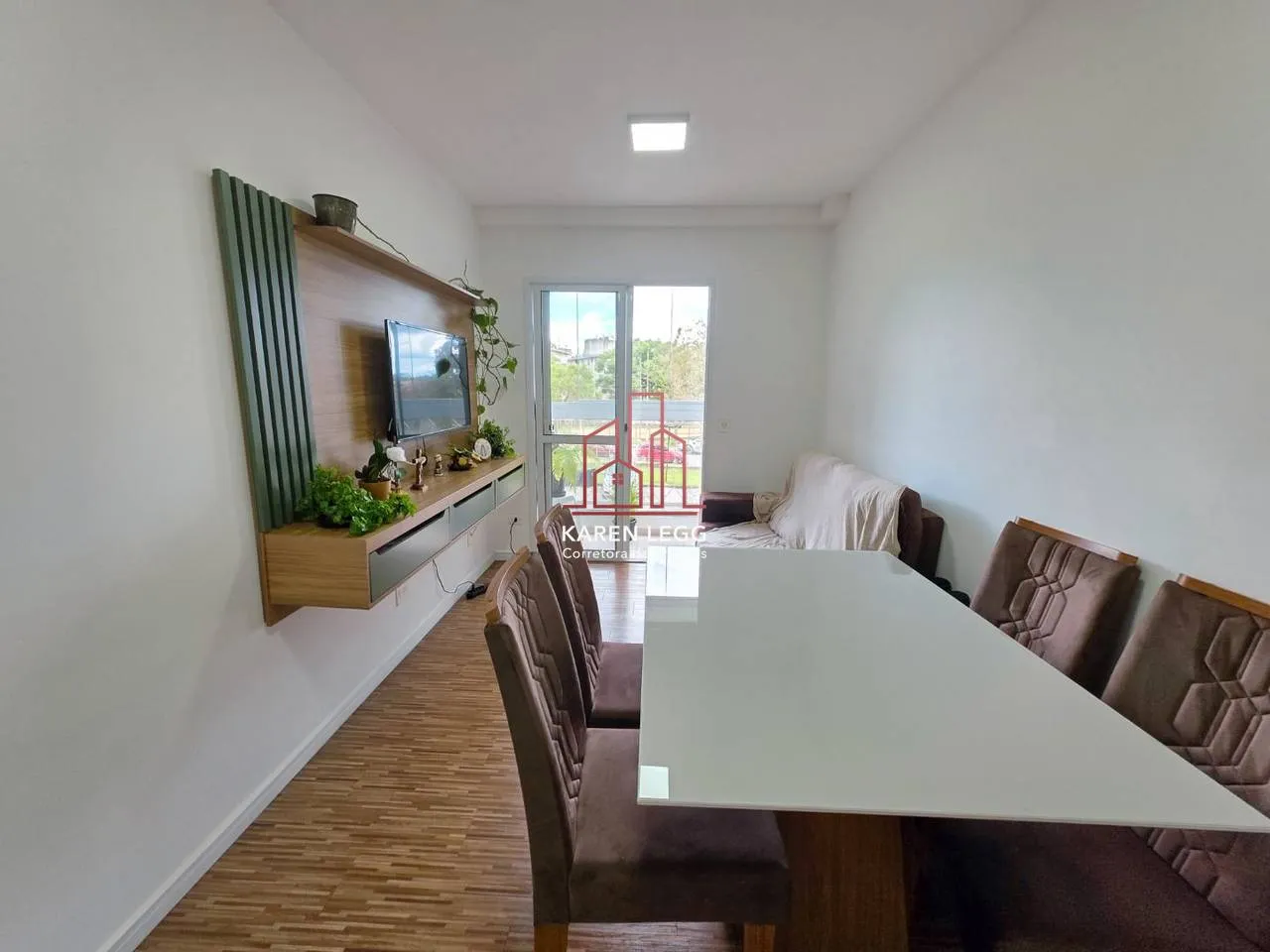 Apartment on the 2nd floor with a glass-enclosed balcony — photo 16