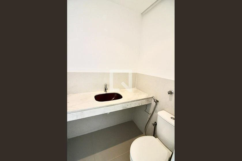 3-bedroom apartment, 1 with its own bathroom, 200 m² — photo 46