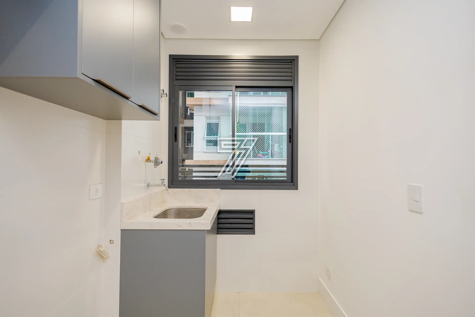2-bedroom apartment with suite, open kitchen and 2 parking — photo 6