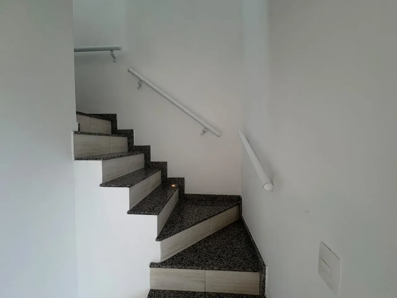 Townhouse with 2 en-suite bedrooms and balcony grill — photo 11