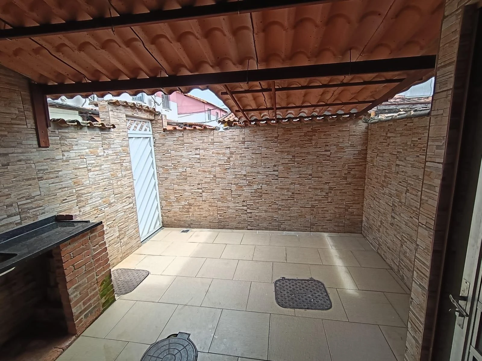 House, 50 m², with a grill on the balcony — photo 16