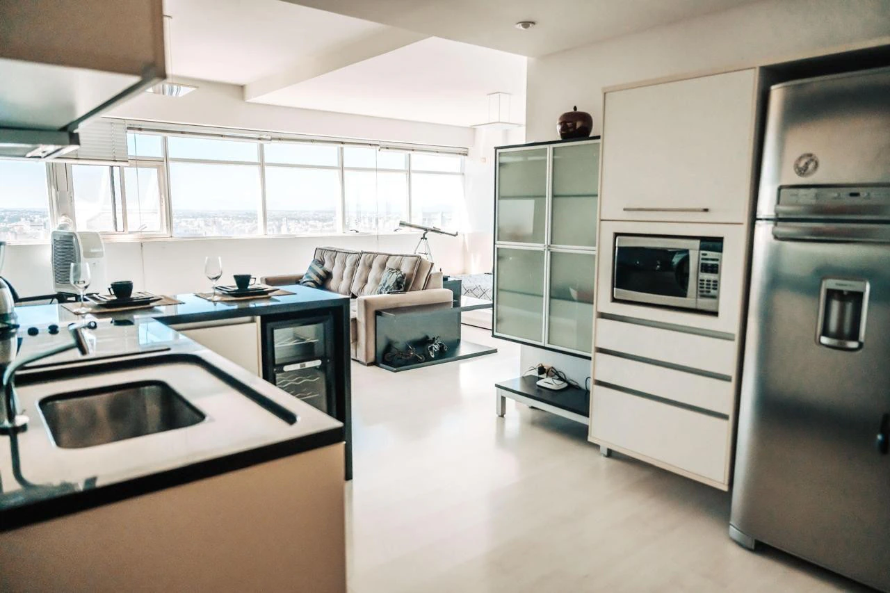 65 m² apartment with a bathtub and floor-to-ceiling windows — photo 2