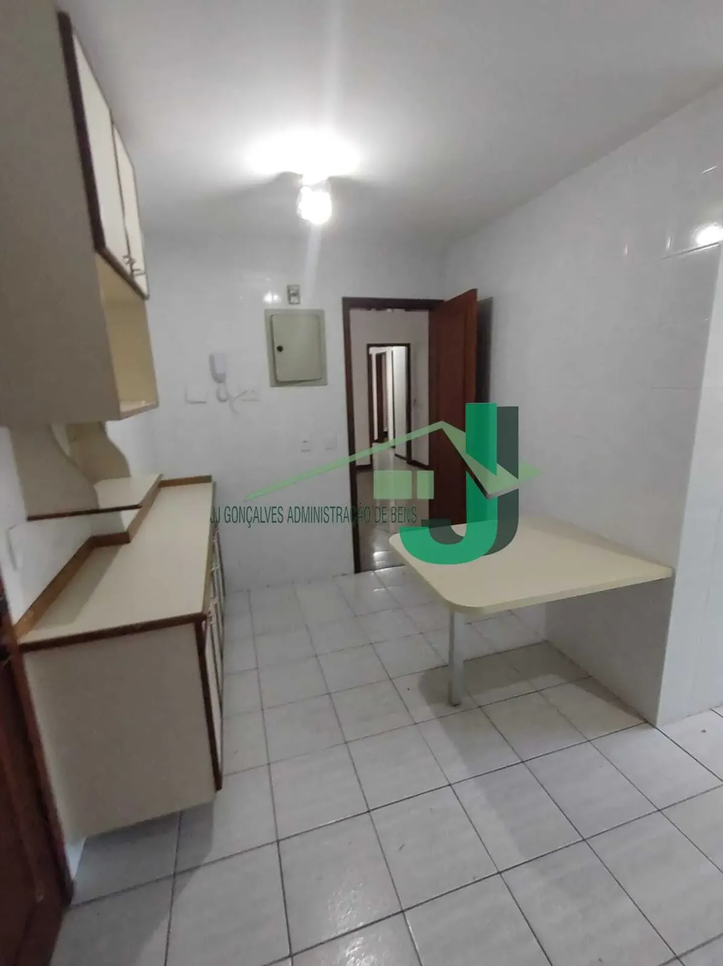 3-bedroom apartment with 3 parking spaces — photo 25