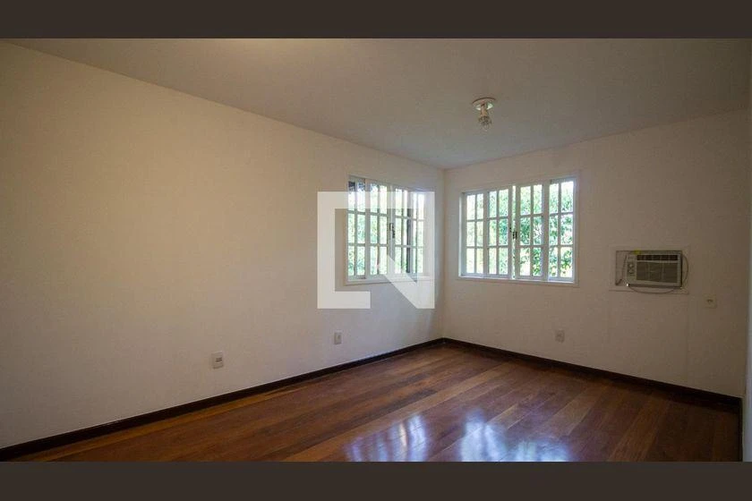Casa com 4 quartos e churrasqueira na varanda — photo 27