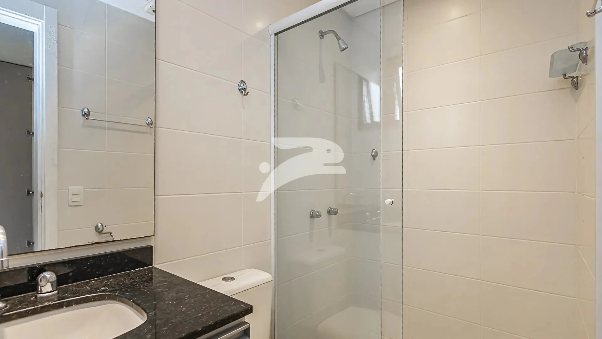 Top-floor apartment with 2 bedrooms and private terrace — photo 24