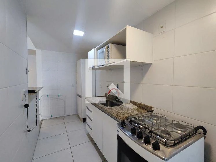 2-bedroom apartment in a building with a gym — photo 17