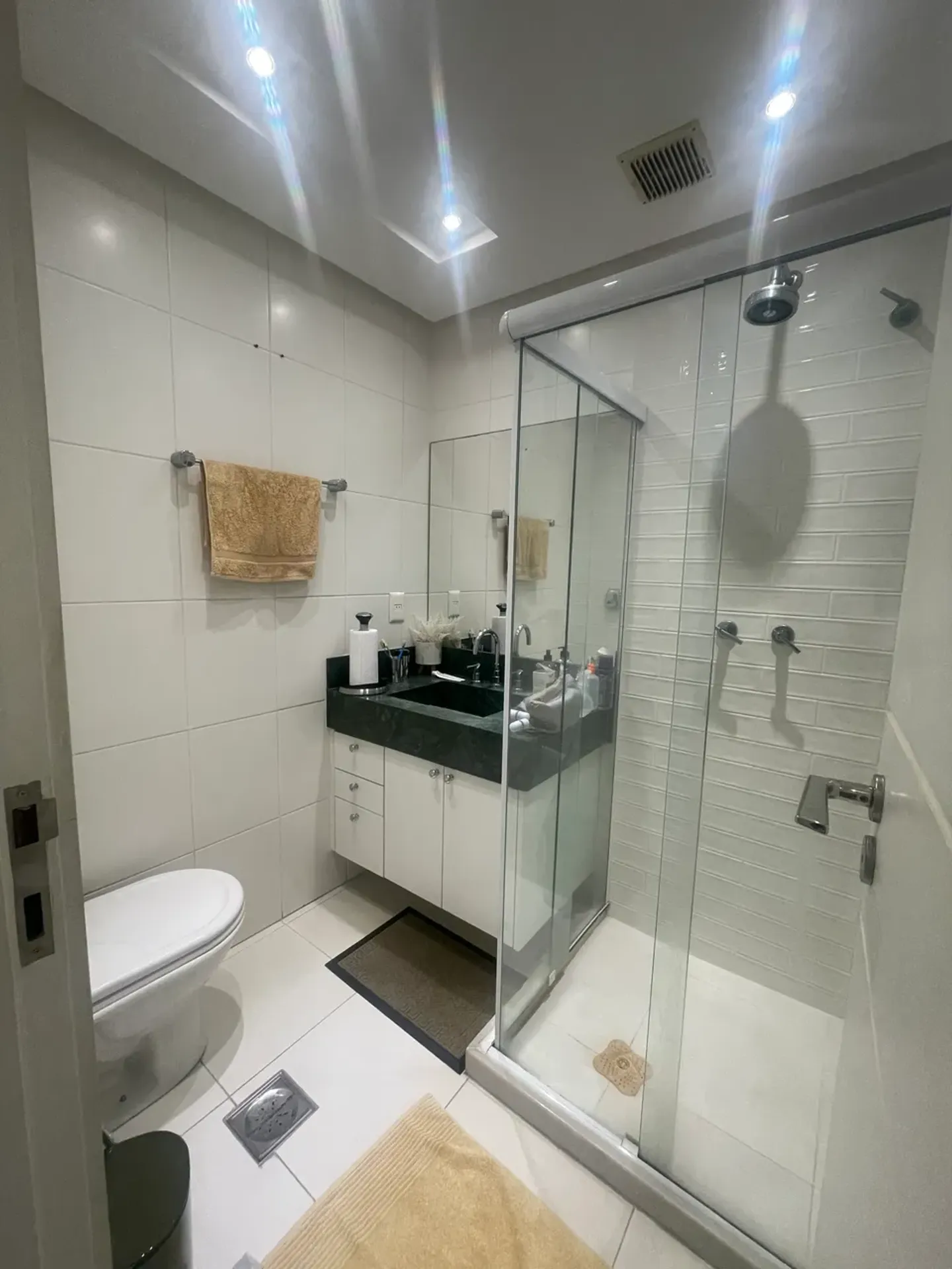 Furnished apartment with 4 bedrooms and 4 bathrooms — photo 20