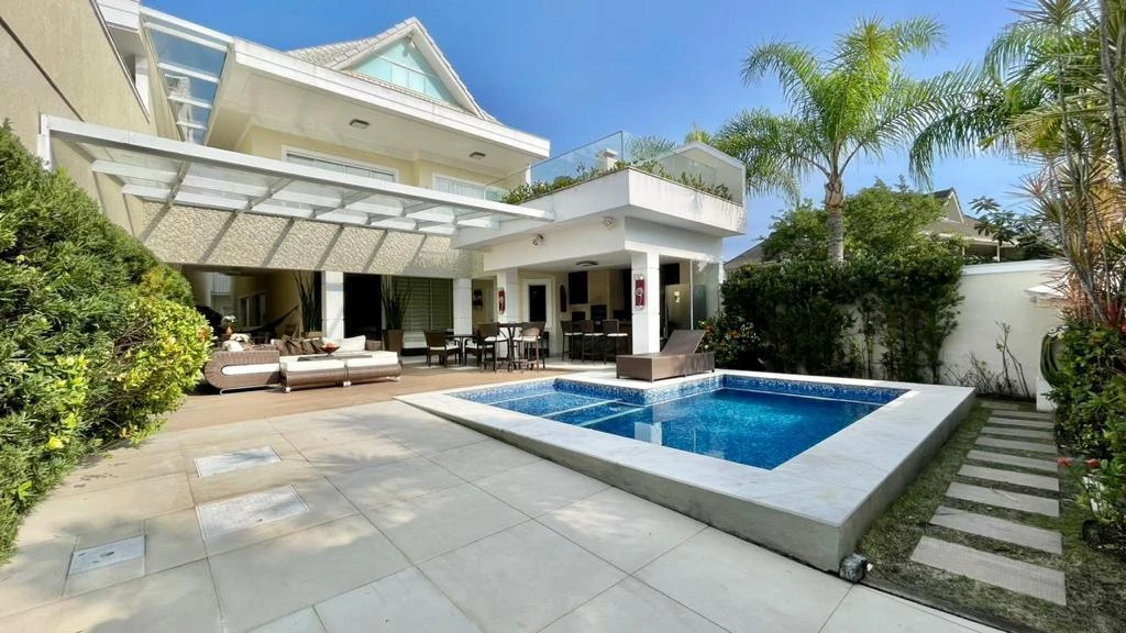 Furnished house with 4 en-suite bedrooms and 6 baths — photo 23