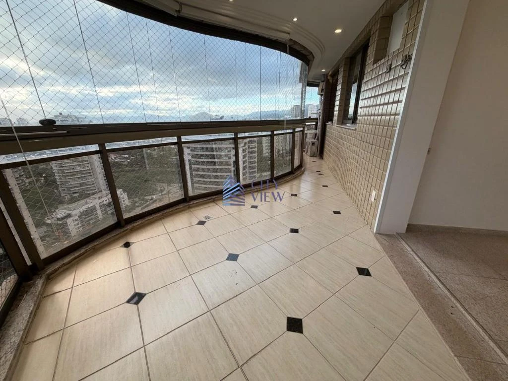 3-bedroom apartment with glass-enclosed balcony — photo 5