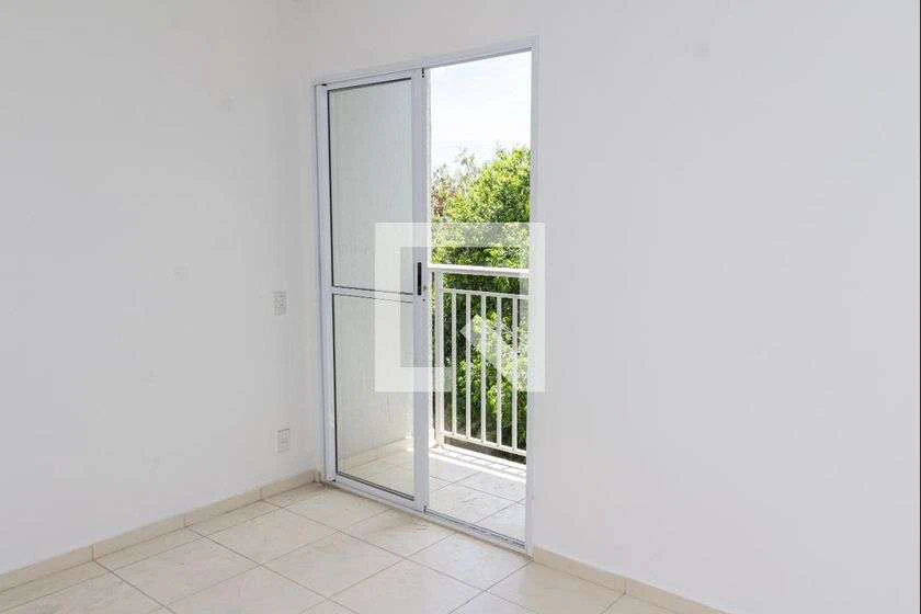 45 m² 2-bedroom apartment with balcony and 1 bath