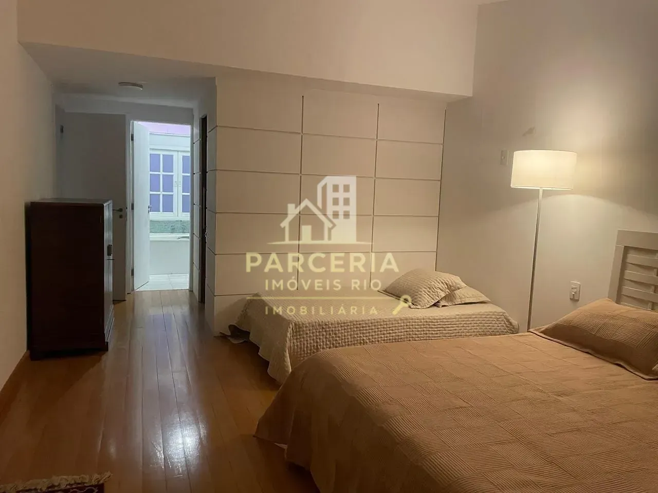 Casa mobiliada com 5 quartos e área de piscina compartilhada — photo 38