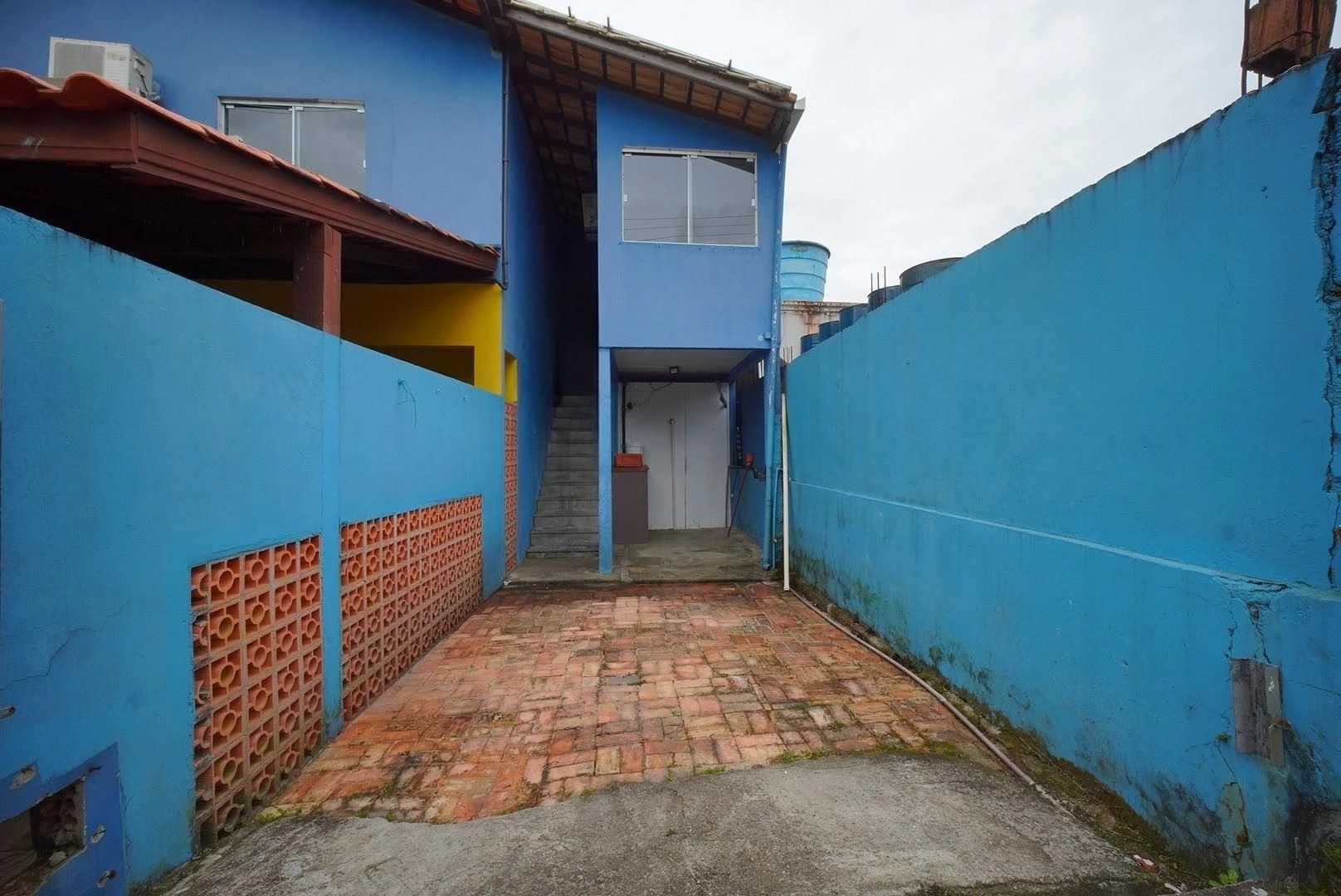 2-bedroom house with a garden — photo 21