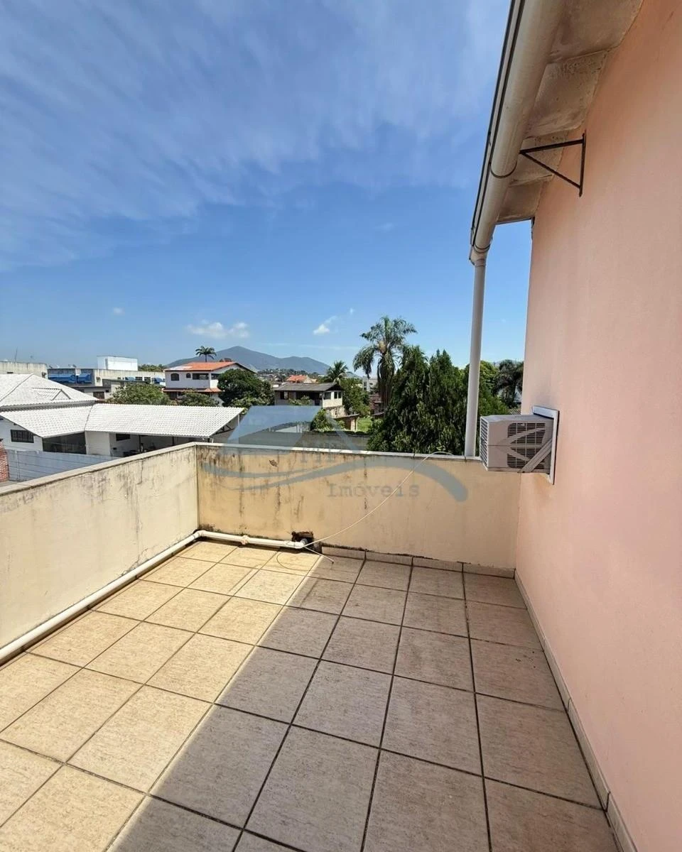 Furnished 167 m² house with a closed kitchen and gas stove — photo 15