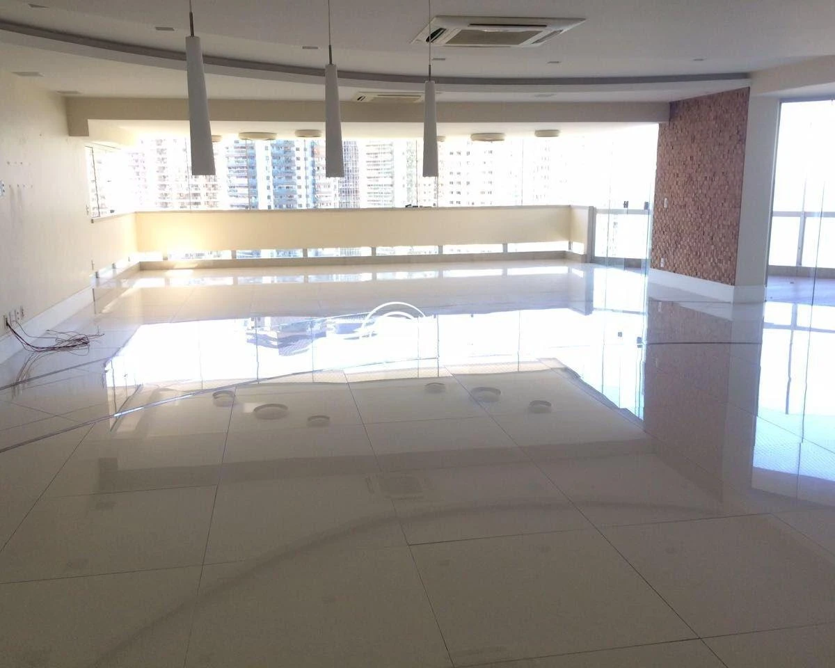 Apartamento de 300 m² com banheira e vista para a água — photo 3