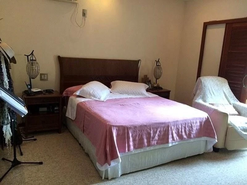 Furnished house 945 m² with 4 bedrooms and 5 bathrooms — photo 3