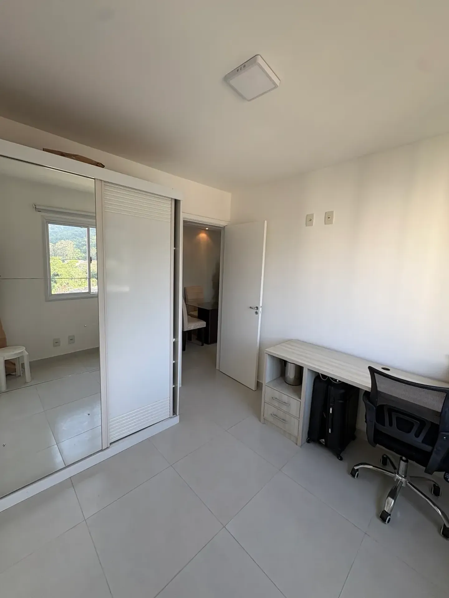 Apartment on the 12th floor with a mountain view — photo 7
