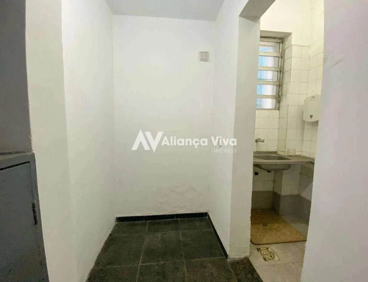 Casa, 824 m², com janelas do piso ao teto — photo 7