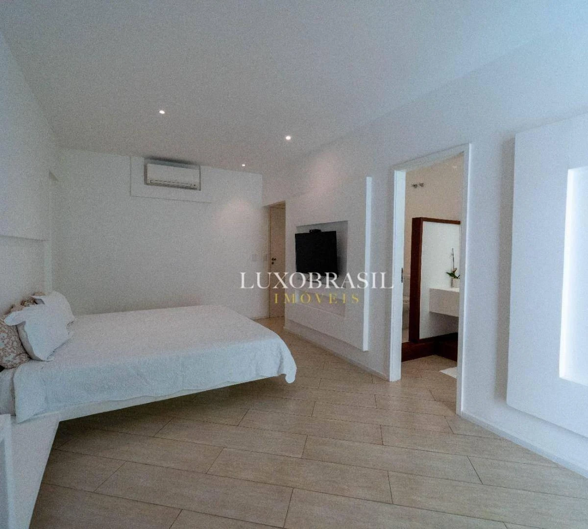 Будинок із 6 люксами та 9 ванними 750 м² — photo 14