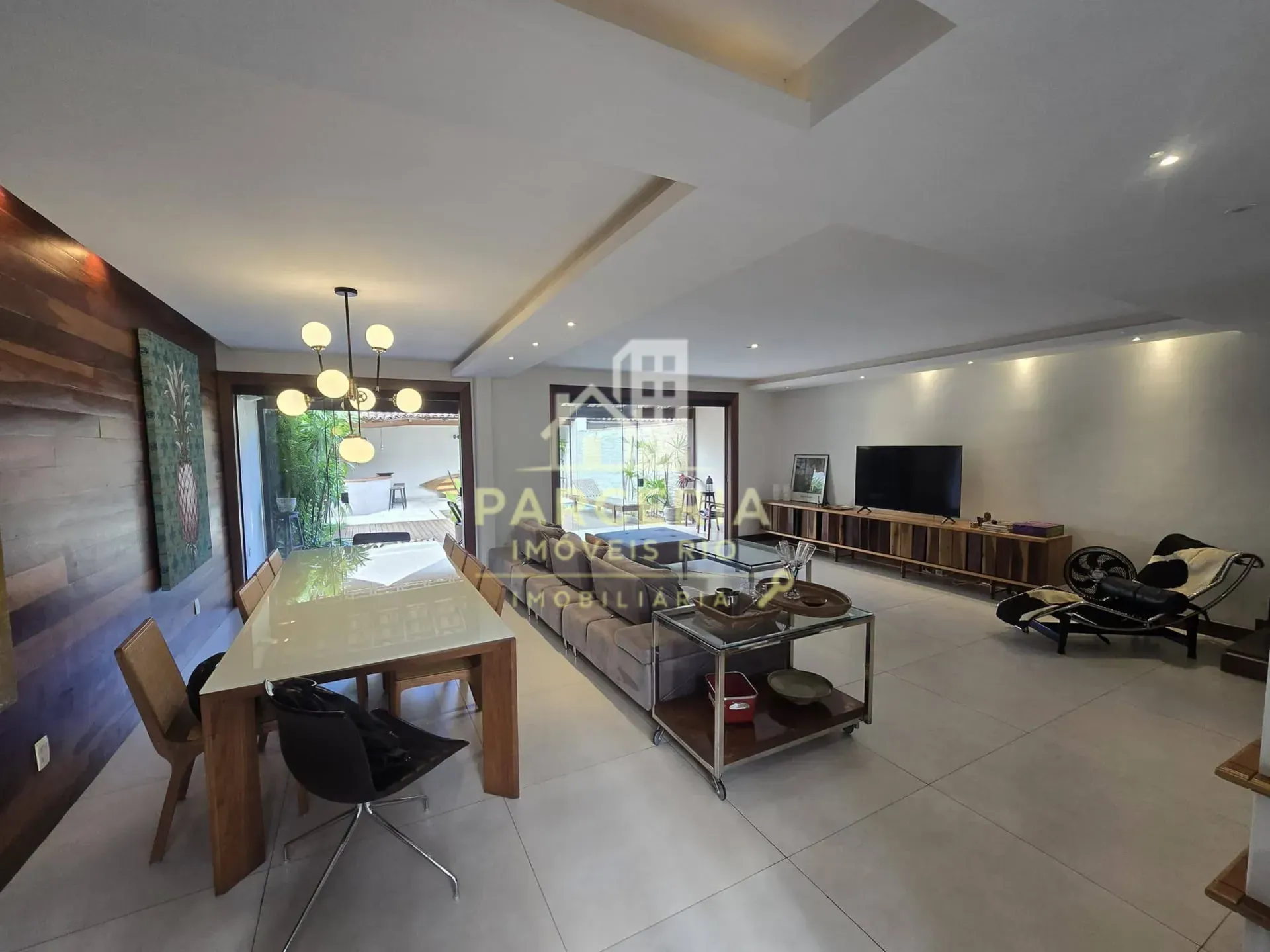 Casa mobiliada com 5 quartos e área de piscina compartilhada — photo 17