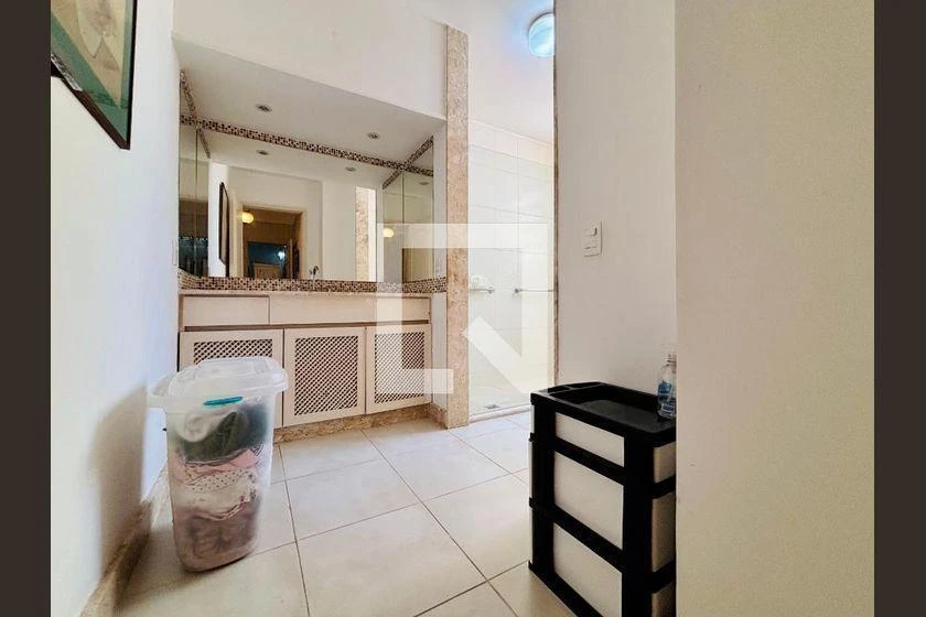 Furnished apartment, 348 m², with a glass-enclosed balcony — photo 34