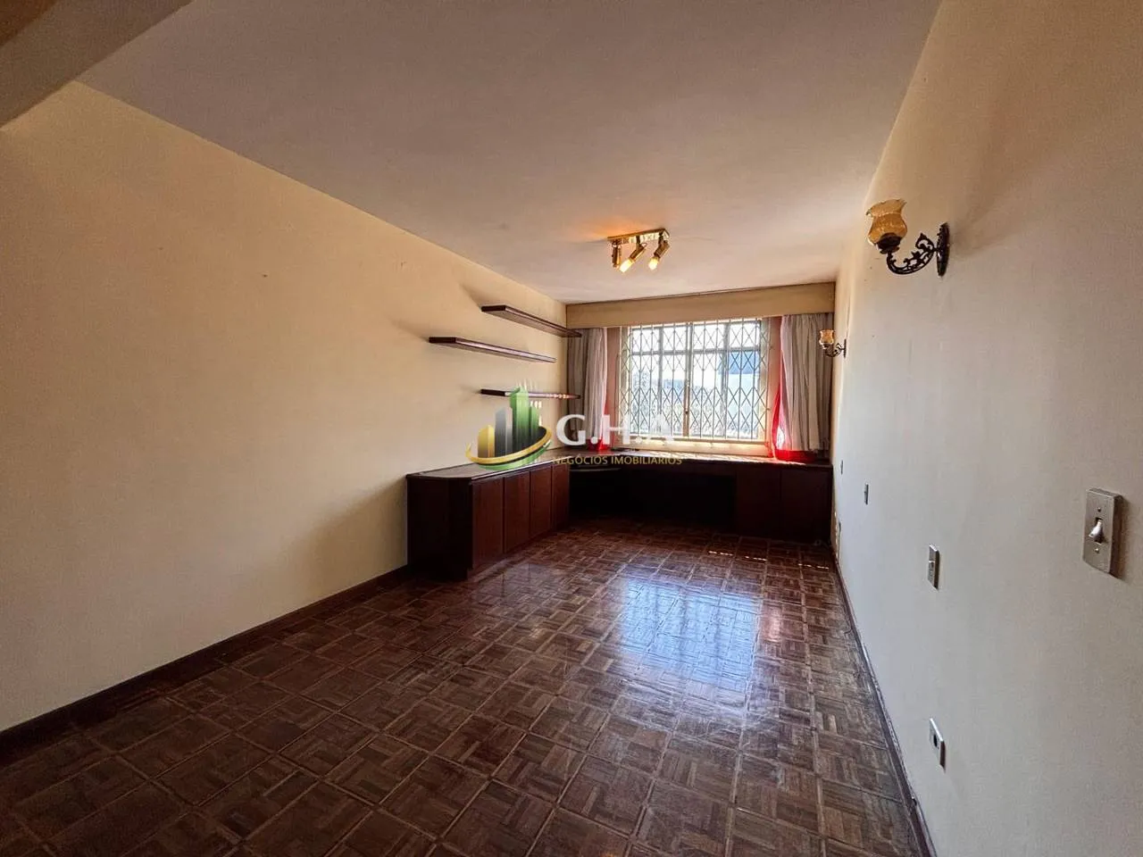 Sobrado com 6 dormitórios e guarda-roupas embutidos — photo 35