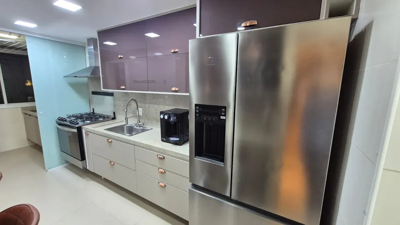Apartment with 3 bedrooms and modern open-plan kitchen — photo 29