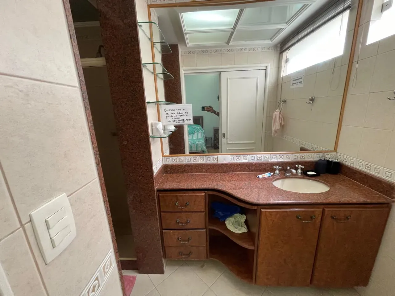 Furnished 3-bedroom apartment with a parking space — photo 21