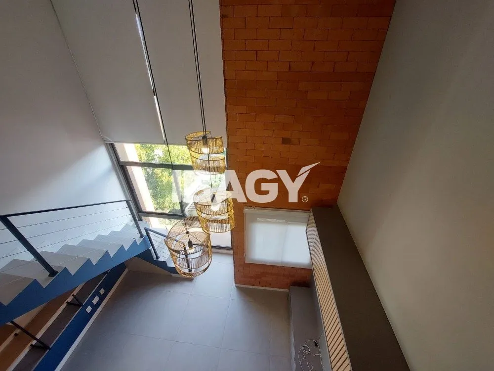 1-bedroom loft with a modern open-plan kitchen — photo 17