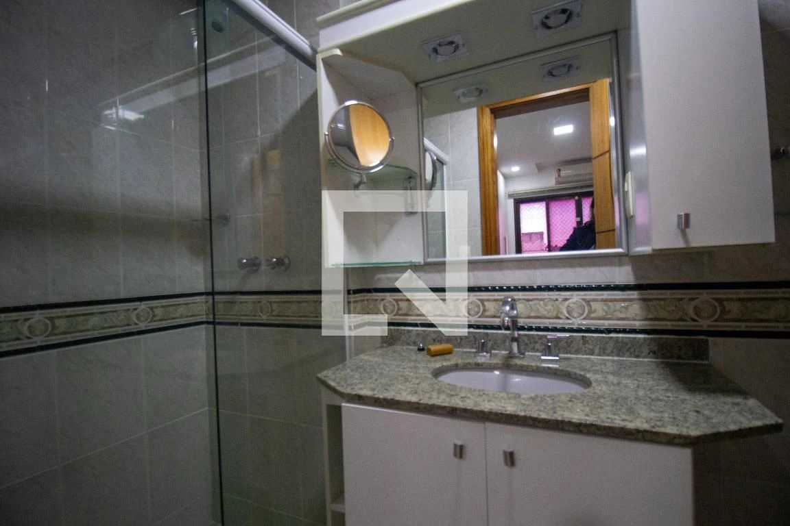 Apartamento mobiliado com 4 quartos e jacuzzi no prédio — photo 45