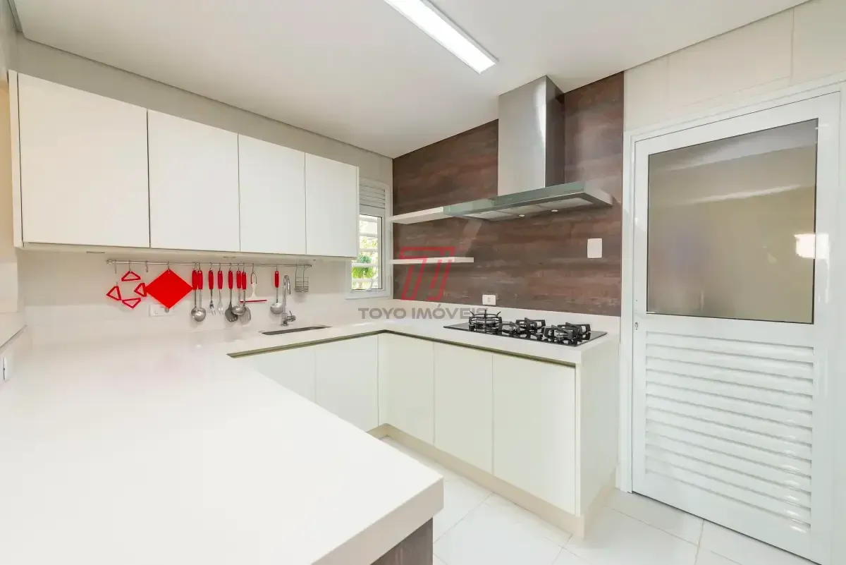 3-bedroom apartment with 197 m², 2 parking spots and balcony — photo 16