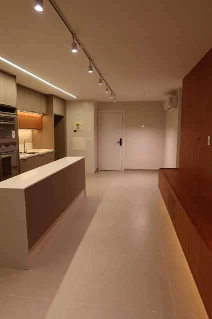 Apartment with 2 bedrooms and an open-plan kitchen — photo 13