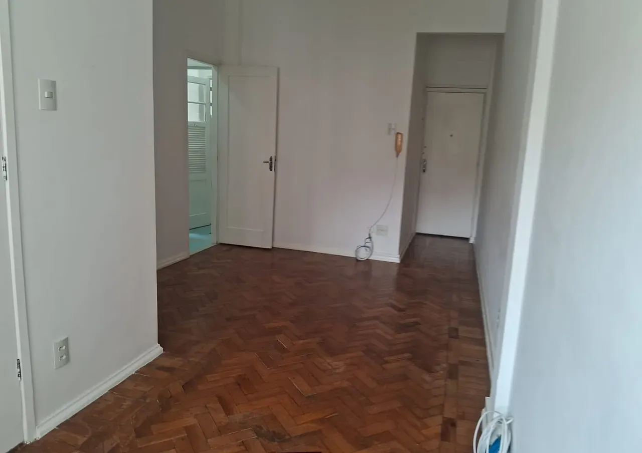Apartment on the 3rd floor with wood or laminate floors — photo 5
