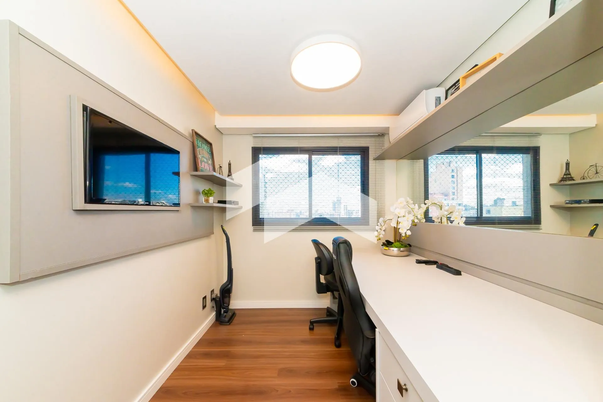 76 m² apartment with 2 bedrooms and an open-plan kitchen — photo 22