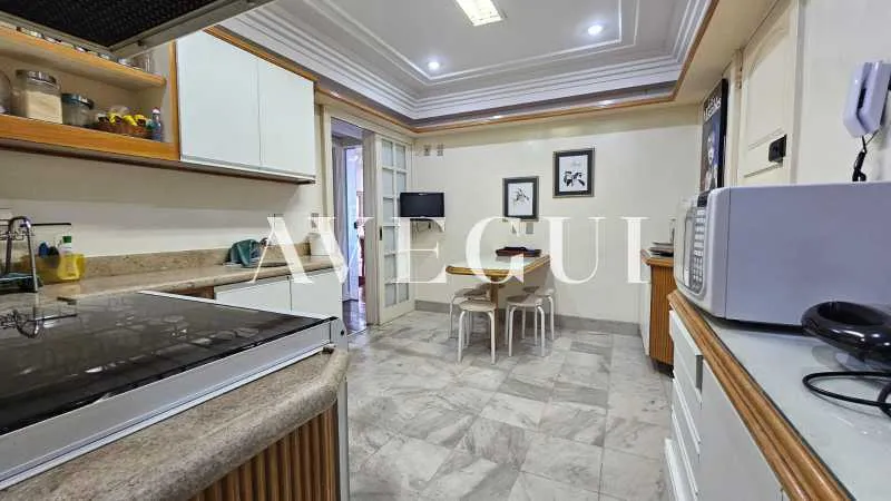 201 m² apartment with 4 bedrooms and 2 parking spots — photo 28