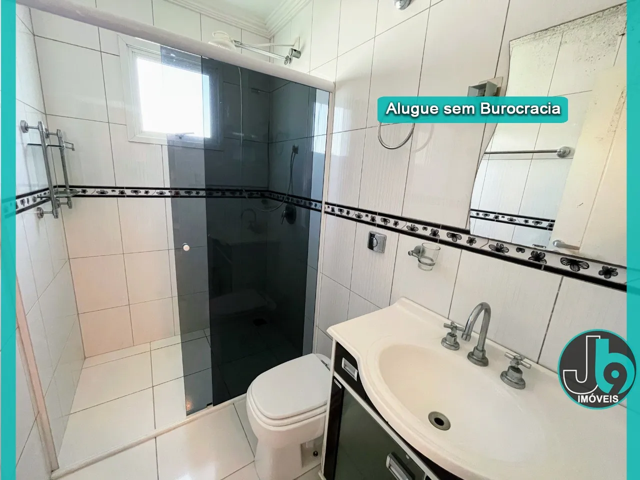 360 m² townhouse with 3 en-suite bedrooms and parking — photo 40