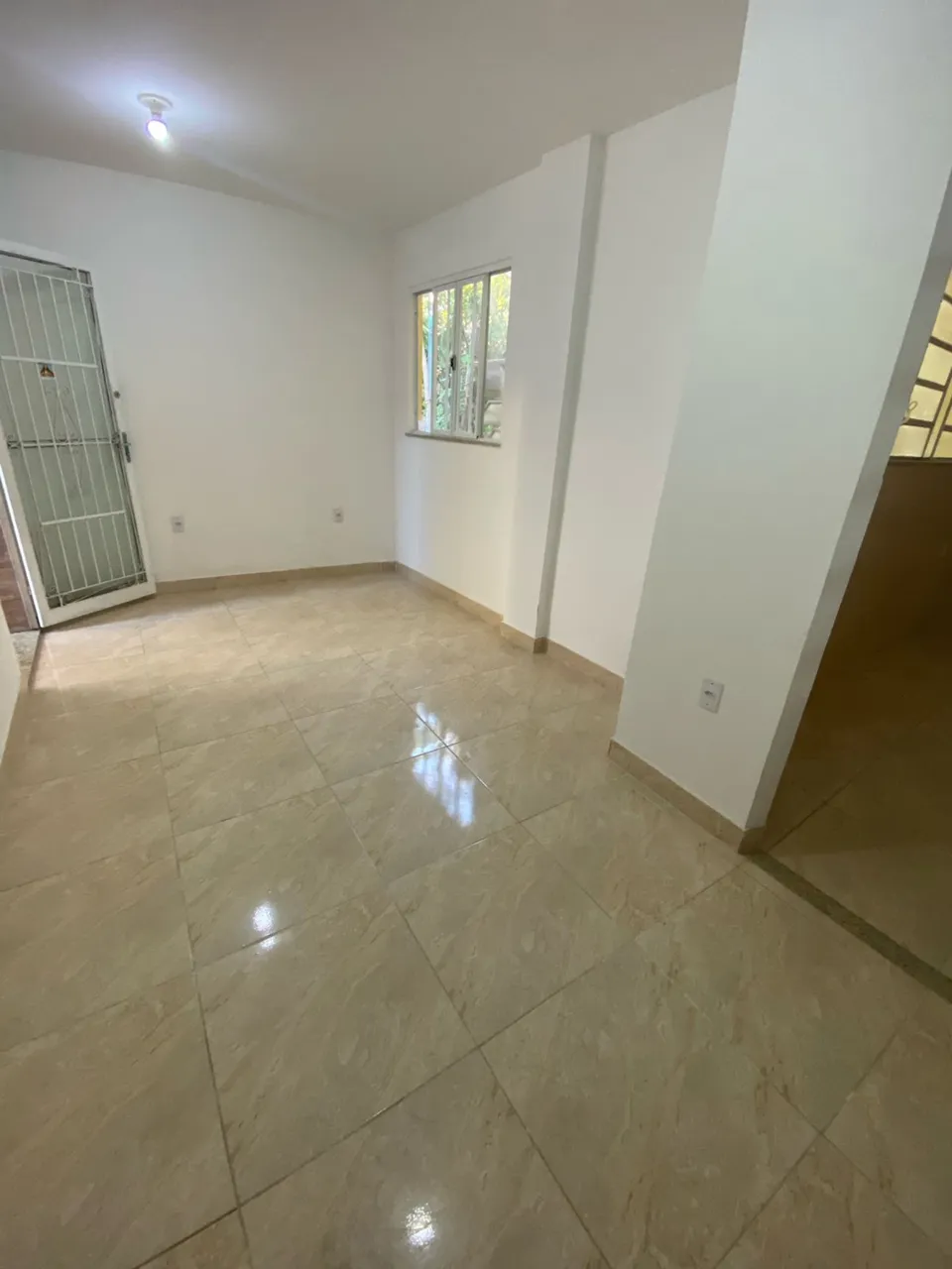 House with 2 bedrooms and 1 parking spot, enclosed kitchen — photo 11