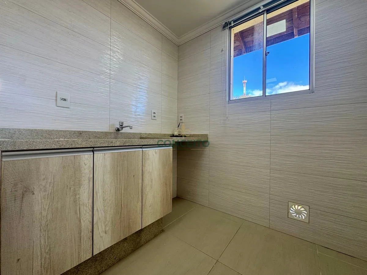 2-bedroom apartment in a building with a gym — photo 3