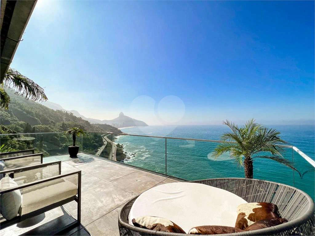 Furnished house with 5 en-suite rooms and 918 m² — photo 12
