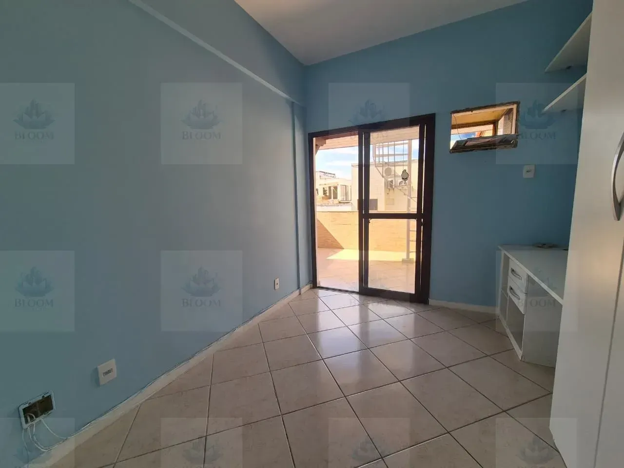 380 m² apartment with 3 bedrooms, 4 bathrooms — photo 3