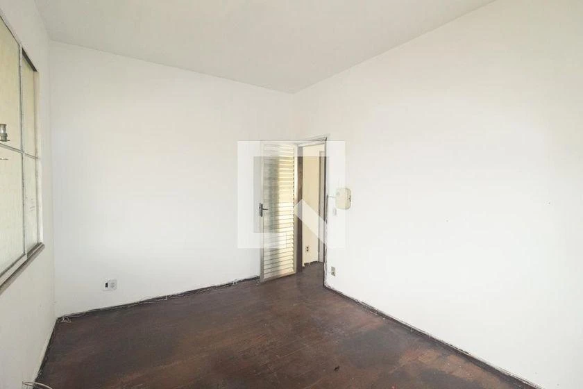House, 500 m², with wood or laminate floors — photo 38