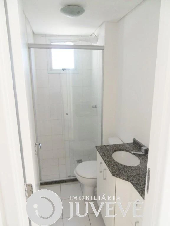 3-bedroom apartment in a building with a pool — photo 2