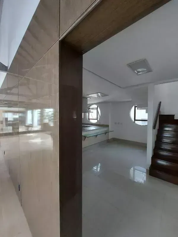 Квартира 300 м² с 2 спальнями-сьютами на 10 этаже — photo 2