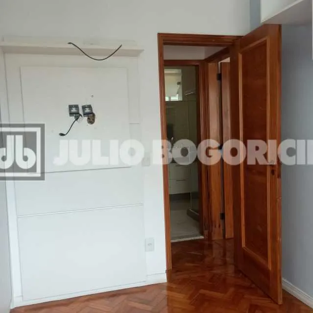 Floor-to-ceiling windows in a 2-bedroom apartment, 80 m² — photo 15