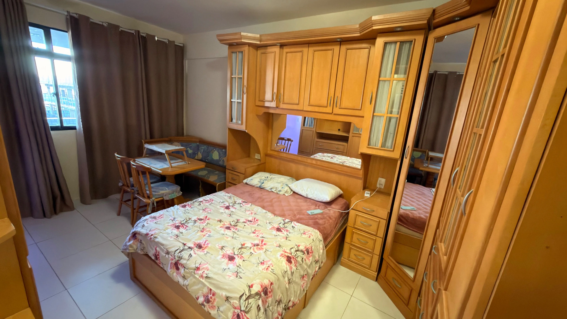 140 m² apartment with a water view and a home office — photo 3