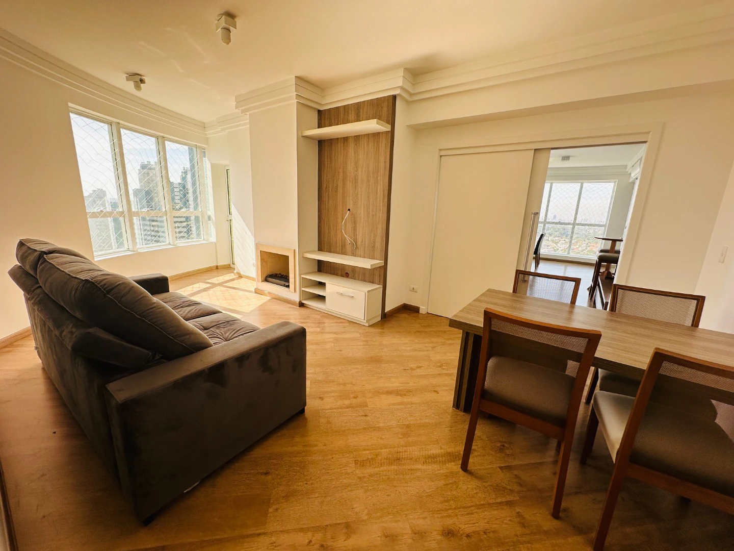 4-bedroom apartment in a building with a gym — photo 6